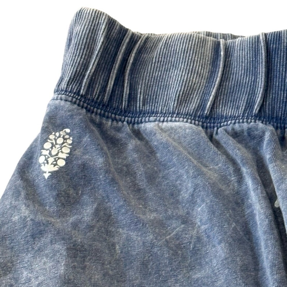 Free People Movement Mineral Wash Capri Pants Women's Medium (Preloved) - Picture 5 of 10